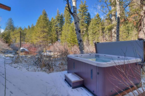 Creek Side- 4 Primary Suites, Hot Tub, Shuttle to Slopes, Pet Friendly